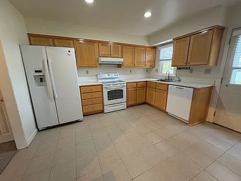 3021 Luxembourg St #A — Photo 9