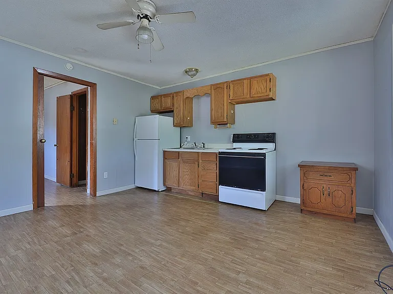 102 Saint Charles St — Photo 4
