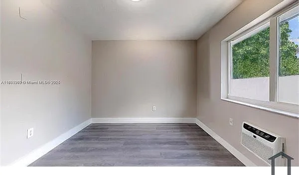 891 SW 5th St #4 — Photo 11
