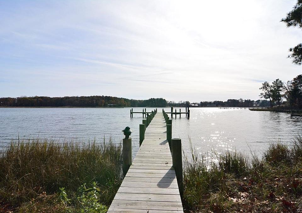 1st image of 139 Riverview Dr