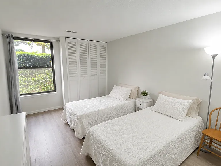 8 Shrewsbury Green Dr #1-A — Photo 8
