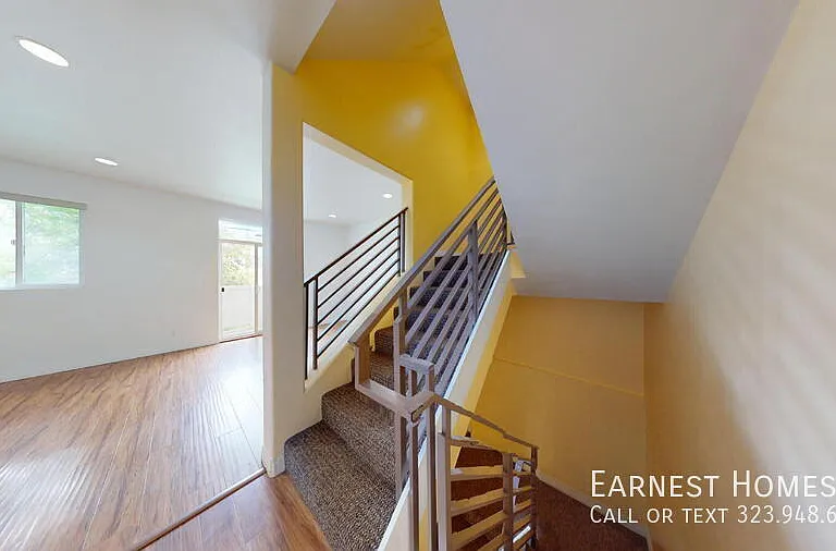 11622 Oxnard St — Photo 12