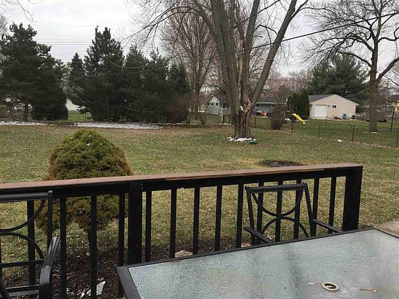 3rd image of 1417 Lilac Ln