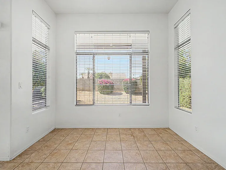 4432 E Meadow Dr — Photo 12