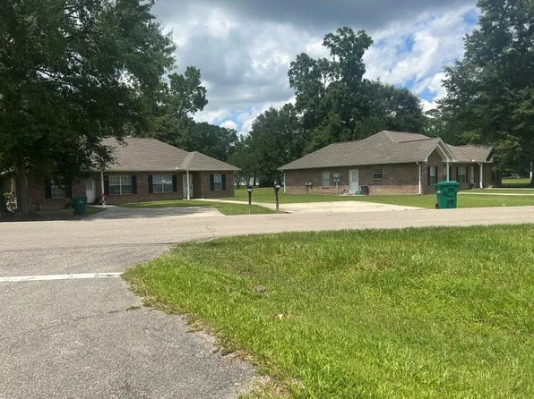 701A & B Carroll St, Picayune, MS 39466