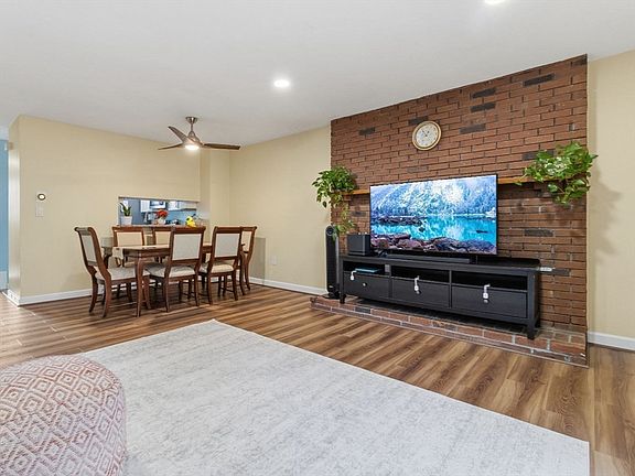 3rd image of 134 Highwood Dr