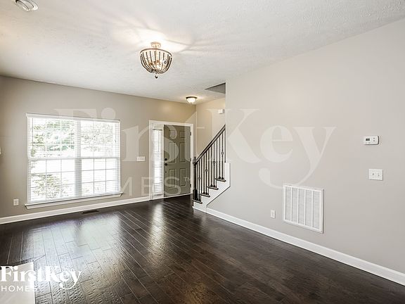 3rd image of 6935 Calderwood Dr
