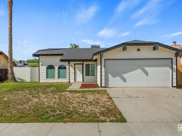 1911 Sierra Vista Dr, Delano, CA 93215