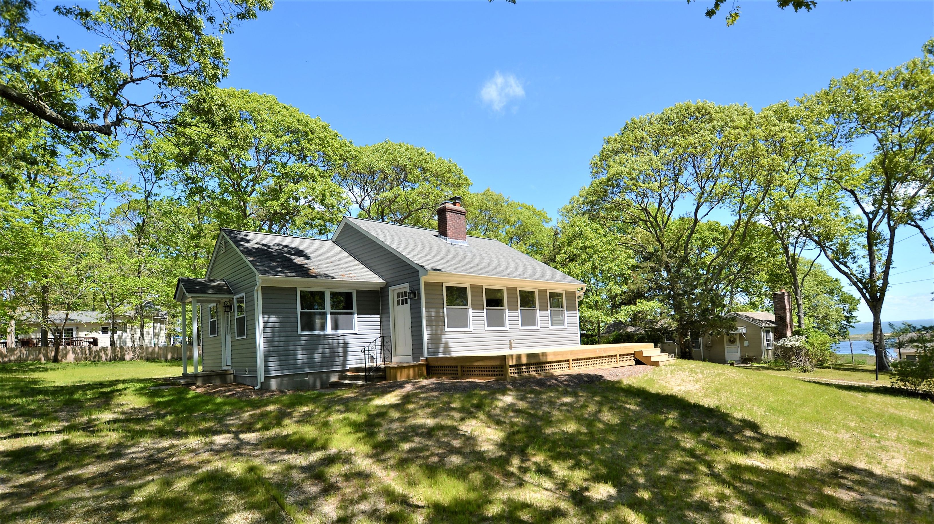 3 Squires Pond Rd, Hampton Bays, NY 11946 Out East