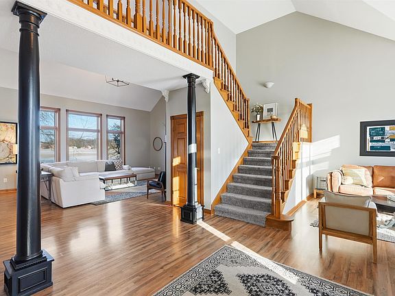 3rd image of 8517 Greyhawk Dr