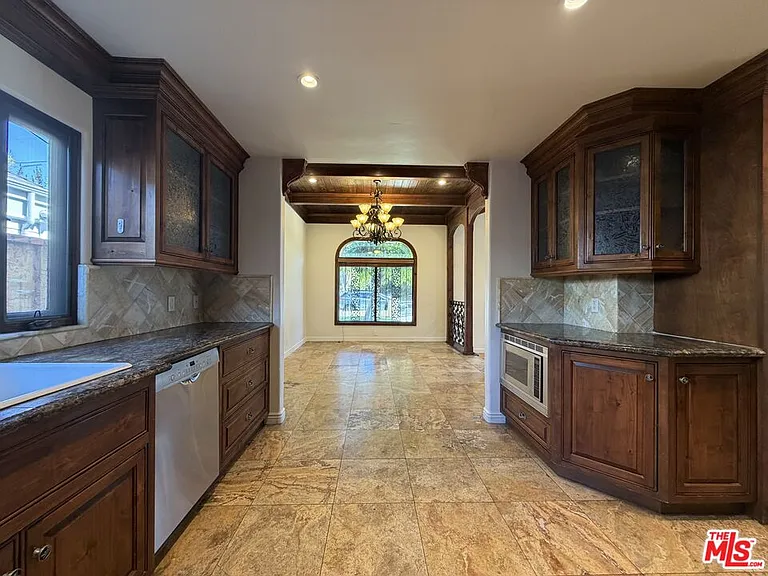 12841 Landale St — Photo 24