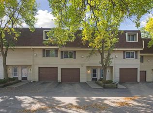 2360 Dorland Pl, Maplewood, MN 55119