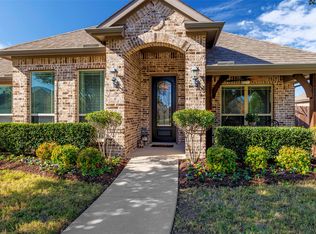 3033 Carlton Pkwy, Waxahachie, TX 75165