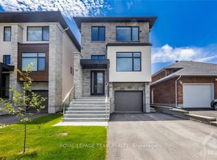 16 Melville Dr, Ottawa, ON K2J2E9