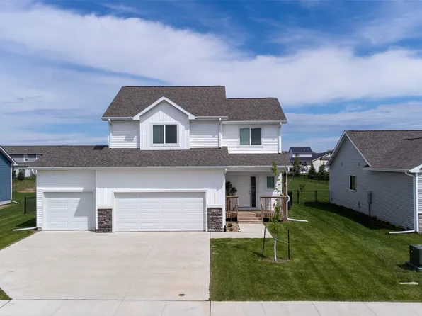 1025 Gray Ave, Waukee, IA 50263