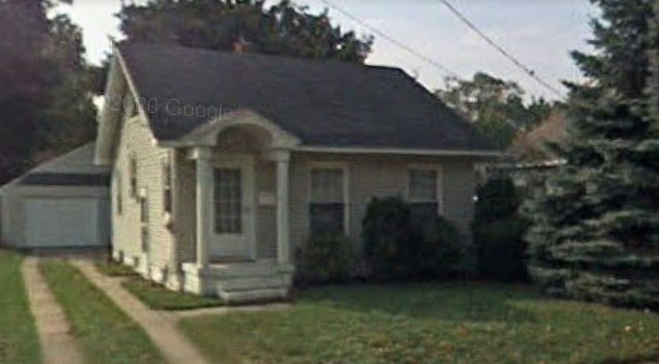 1st image of 1128 Hollywood St NE