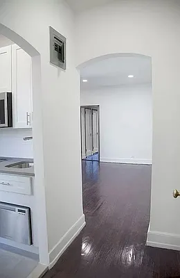 Rented by Current Real Estate Advisors | media 8