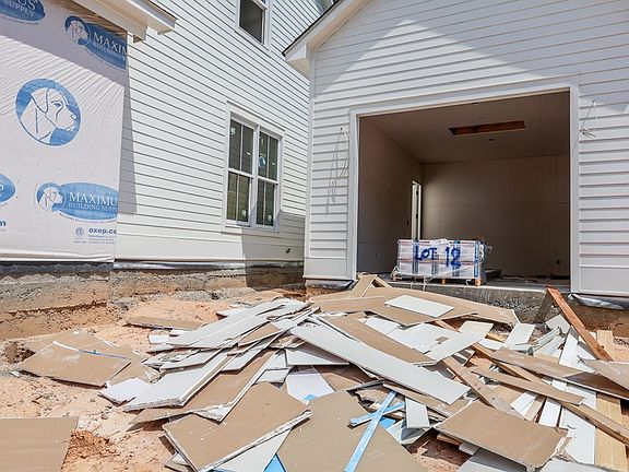 3rd image of 1053 Fieldstone Ln