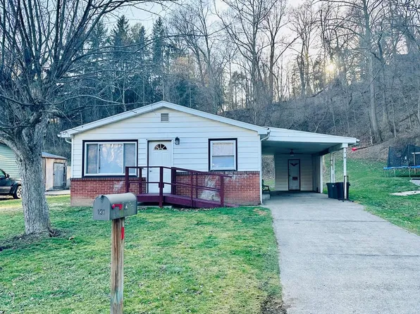 121 Greentree Lane, Weirton, WV 26062