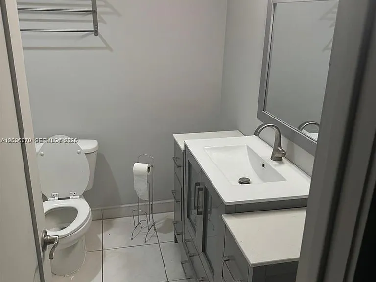 9500 W Bay Harbor Dr #6C — Photo 9