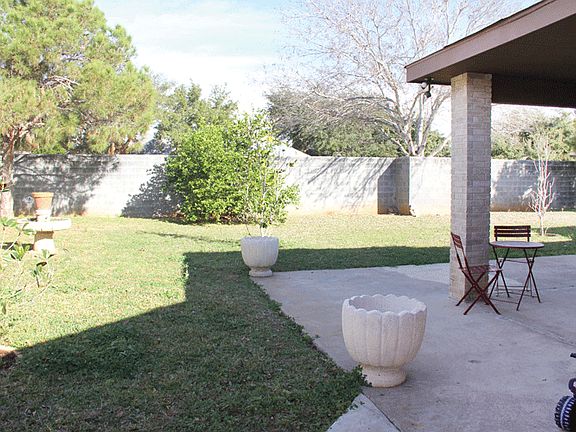 3rd image of 1604 Eagle Trace Dr