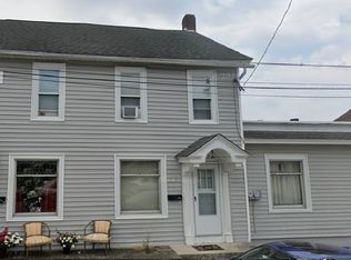 1122 3rd St FLOOR 2, Catasauqua, PA 18032