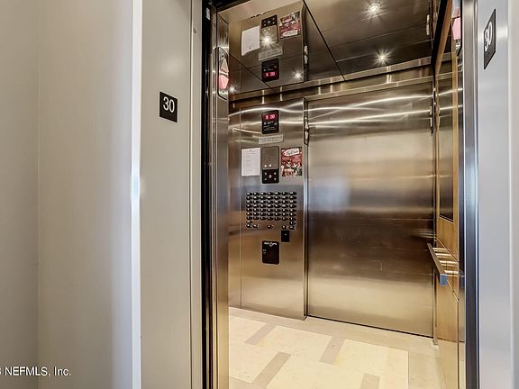 3rd image of 1431 RIVERPLACE Boulevard #3001