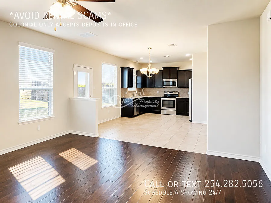 3 bed, 2.5 bath, 1869 sqft, $1,900 — Photo 4