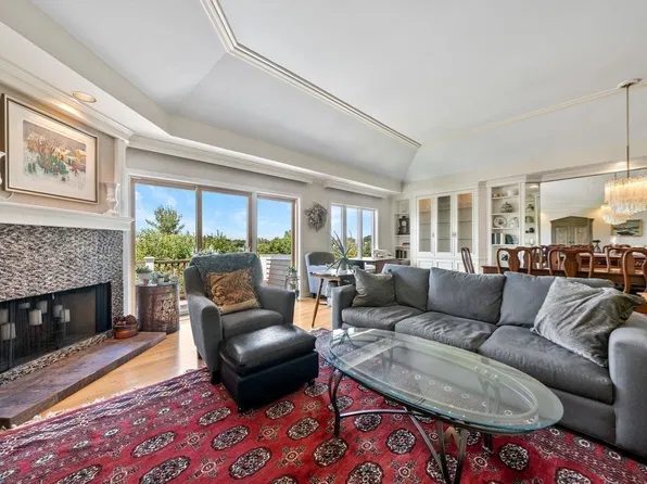 85 Algonquin Rd, Newton, MA 02467