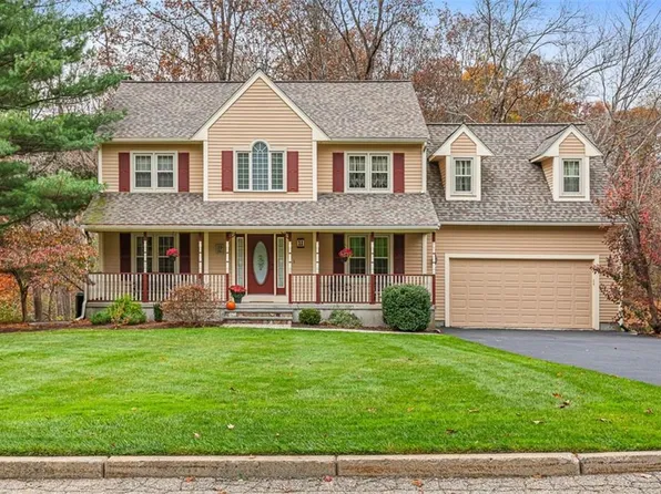 11 Southbury Rd, Cumberland, RI 02864