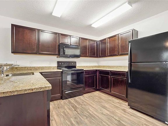 4th image of 2367 Caspian Dr