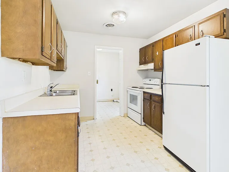 2336 Sara Ln — Photo 13