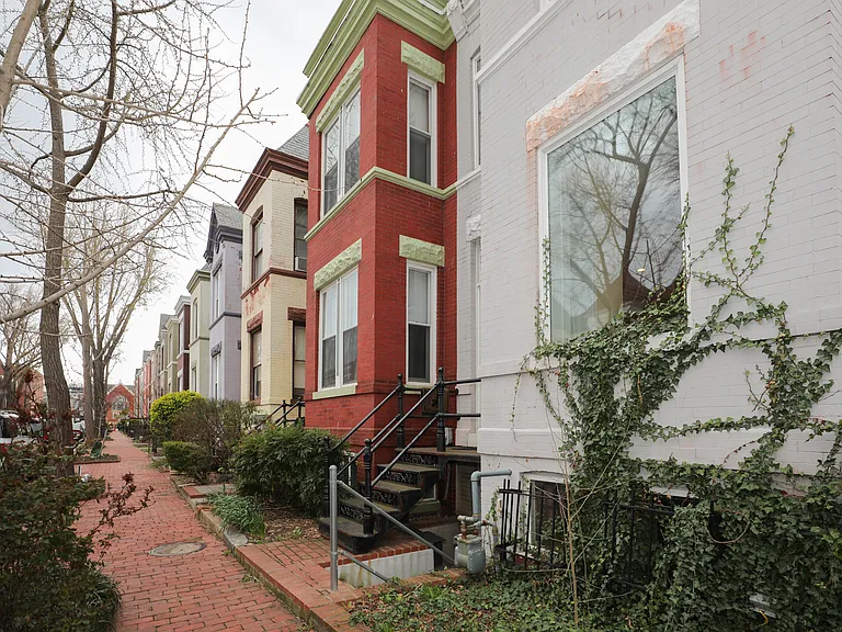 154 Thomas St NW #1 — Photo 1
