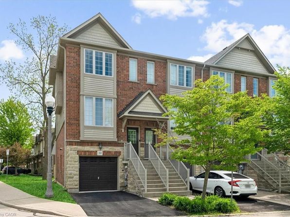 30 Chapman Ln, Hamilton, ON L9G 0A5
