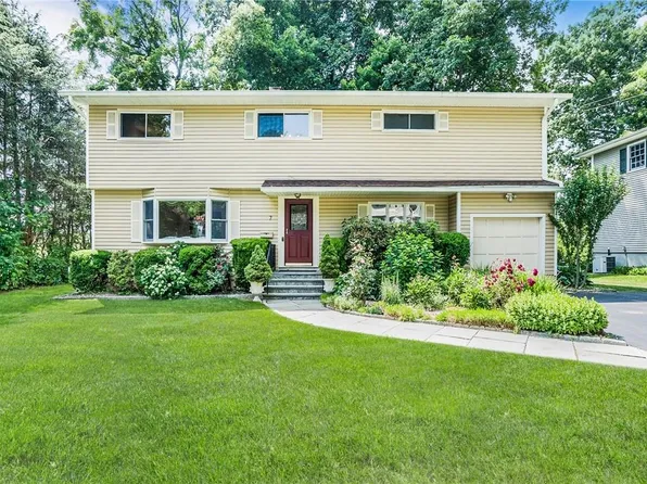 7 Allan Lane, Mount Kisco, NY 10549