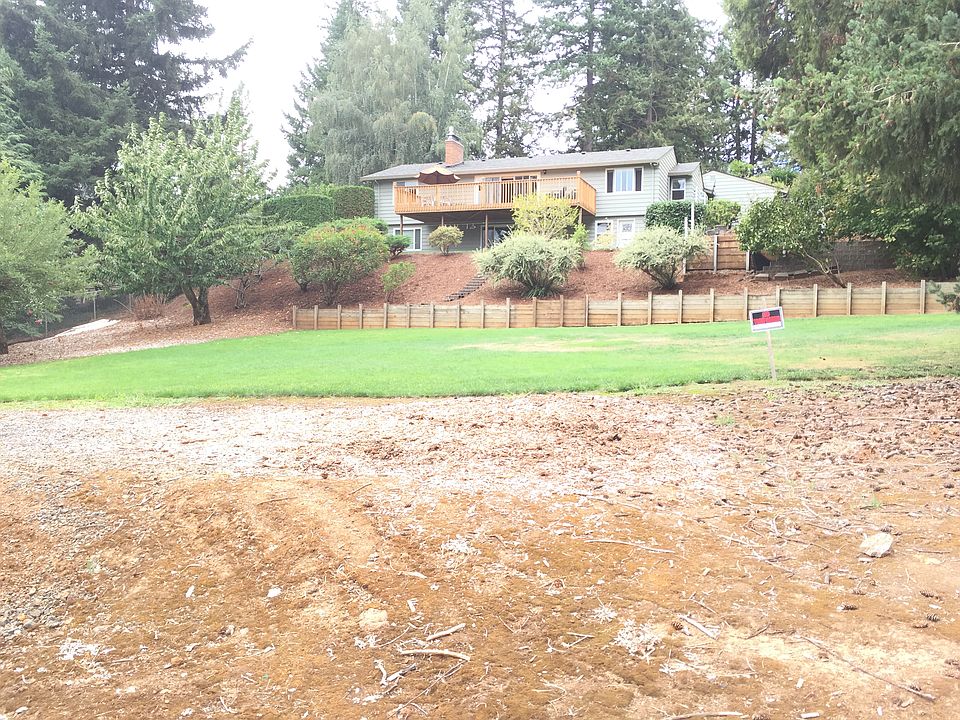 2nd image of Behind 1414 Beaumont On Valley View