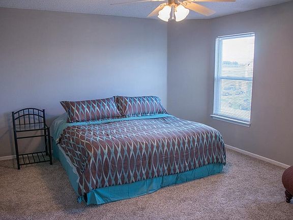 3rd image of 15070 Fawn Hollow Ln
