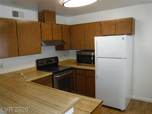 5th image of 2697 Aarondavid Dr APT A