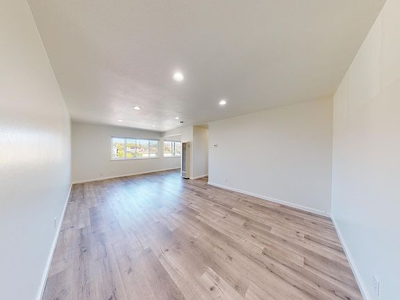 2nd image of 3512 Barrett Ave #3516
