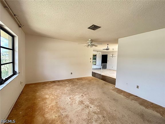 4th image of 3419 SE 5th Ave