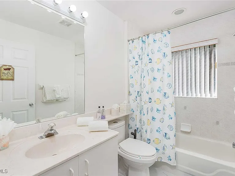 2308 SE 27th St — Photo 14
