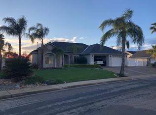 454 River Park Dr, Redding, CA 96003