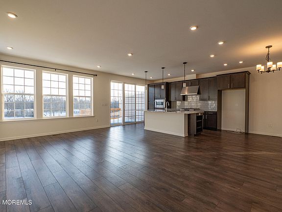 3rd image of 601 NE Charleston Drive #601