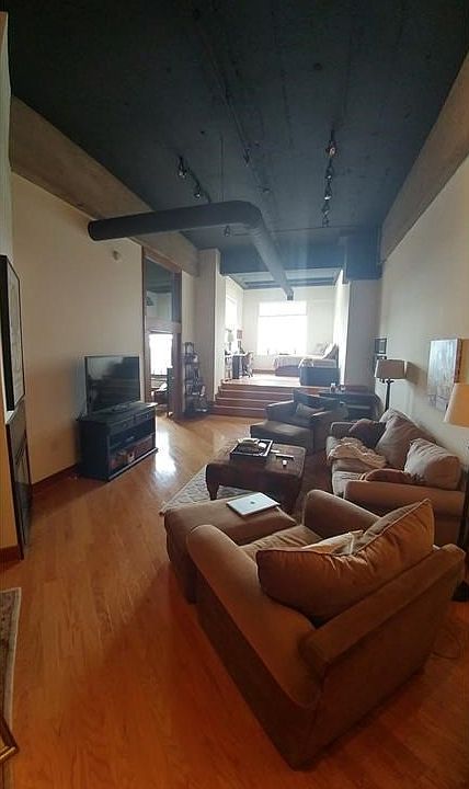 2nd image of 611 N Park Ave APT 511