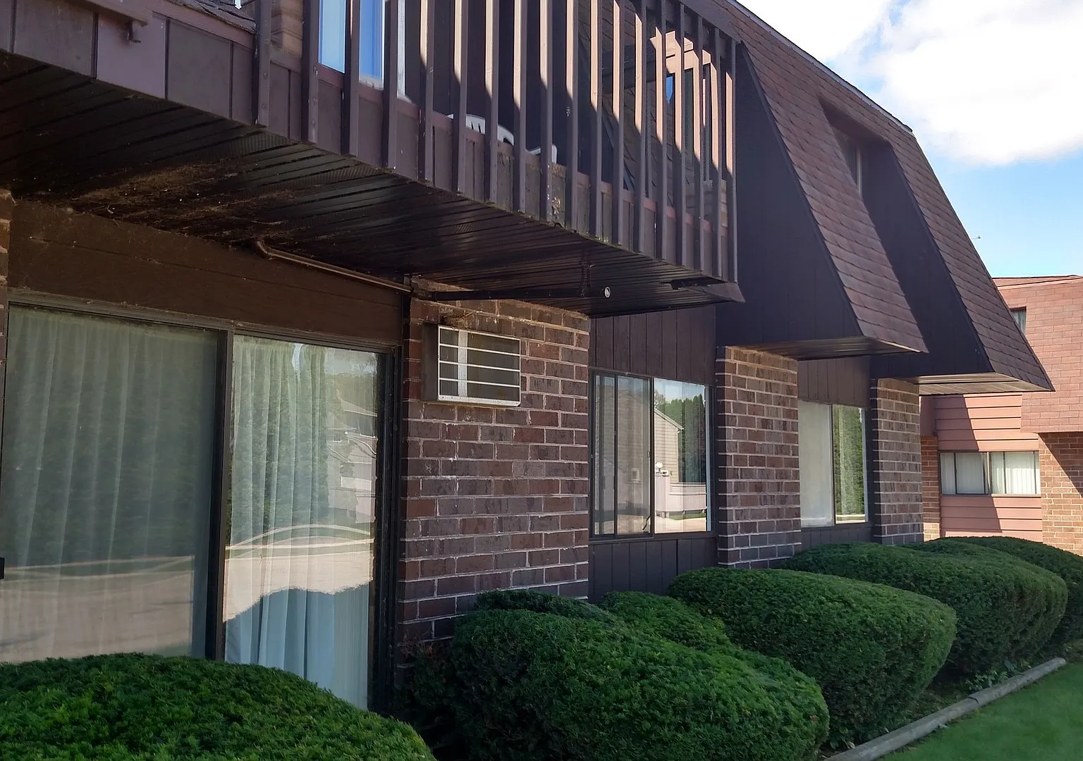 August Management presents Willow Run — Photo 4