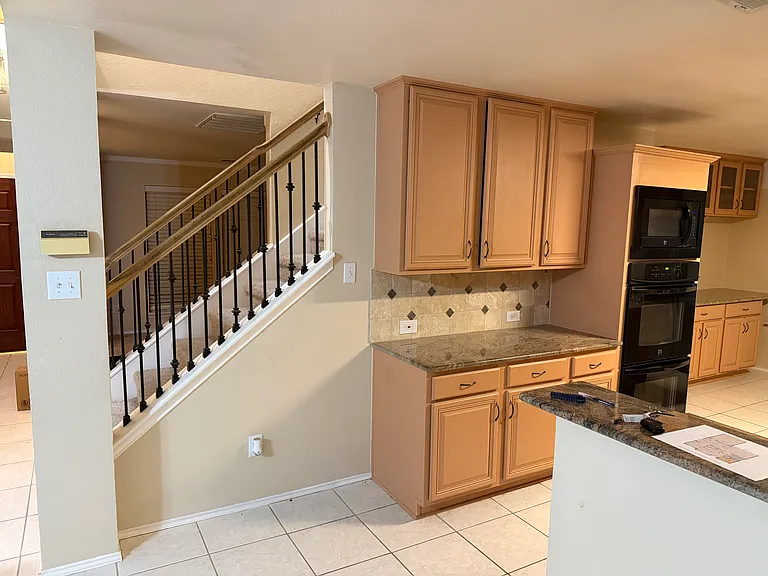 2453 Ravenhurst Dr — Photo 5