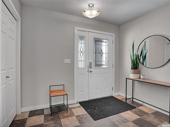 3rd image of 158 Cornish ROAD