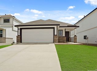 16710 Red Pne, Elmendorf, TX 78112