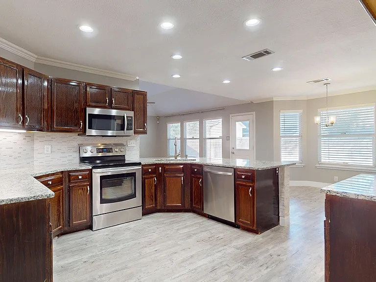 1009 Crimson Cove Dr — Photo 15