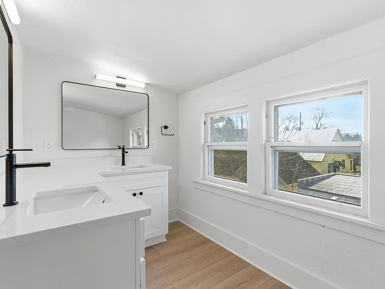 2945 NE 57th Ave — Photo 29